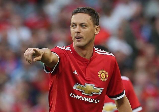 慢镜回放呈 慢镜回放呈